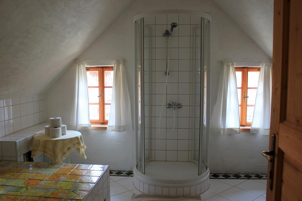 Ferienwohnungen Sonnenberg Рач-ан-дер-Вайнштрассе Экстерьер фото